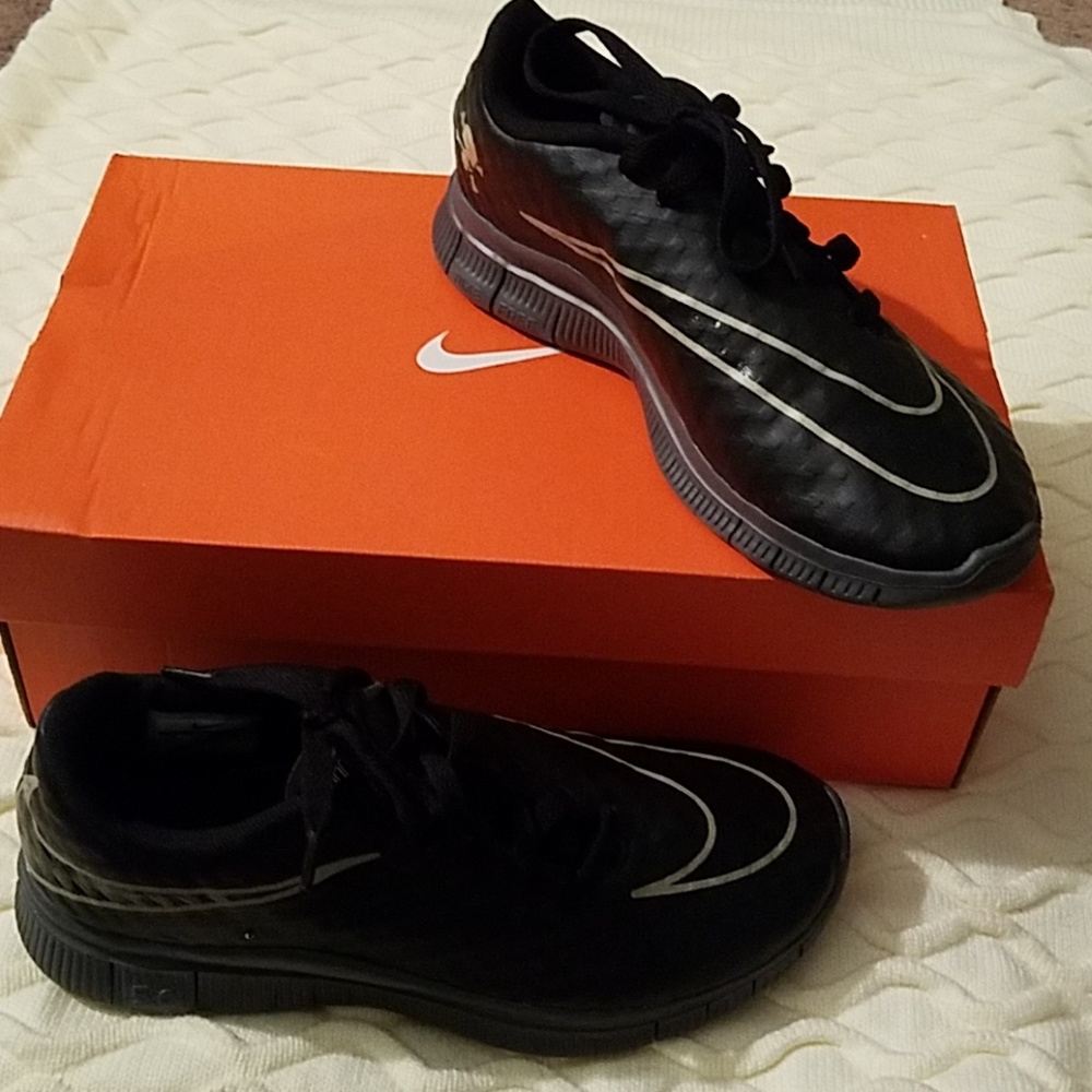 Shoes - Picture 3 of 4